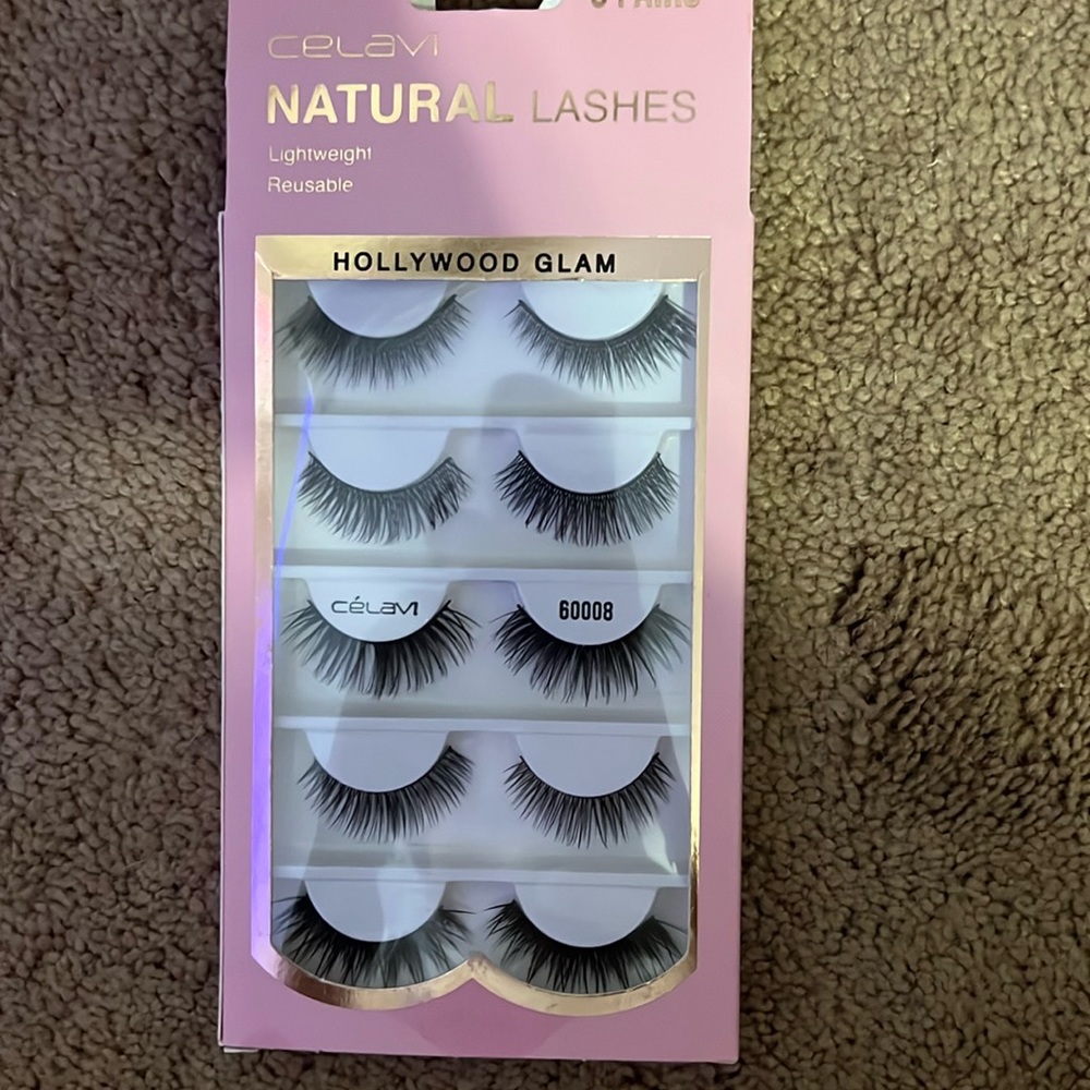 eyelashes
